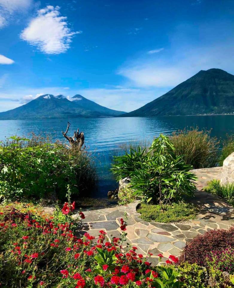 Lakefront Living Lovely Loft, San Marcos, Atitlan