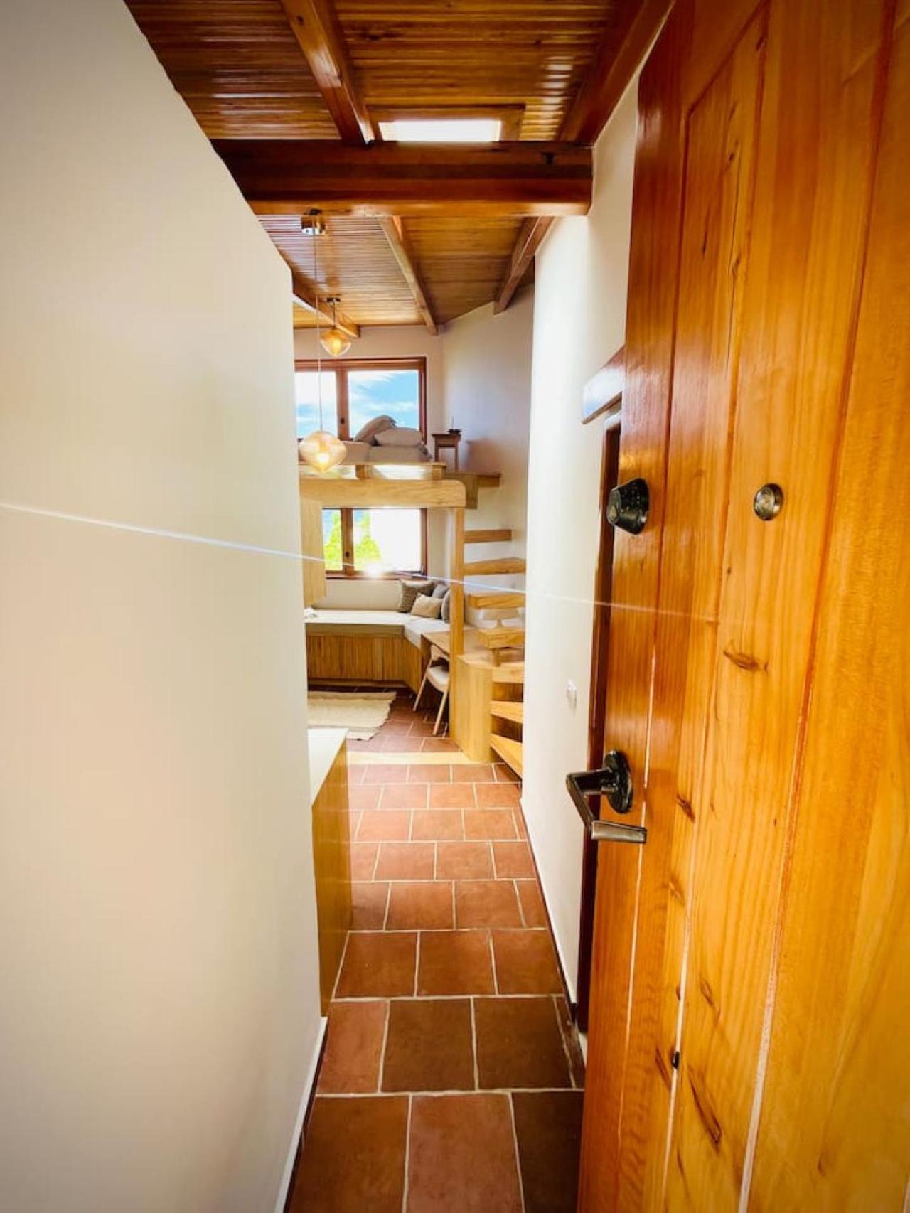 Lakefront Living Lovely Loft, San Marcos, Atitlan Apartment *